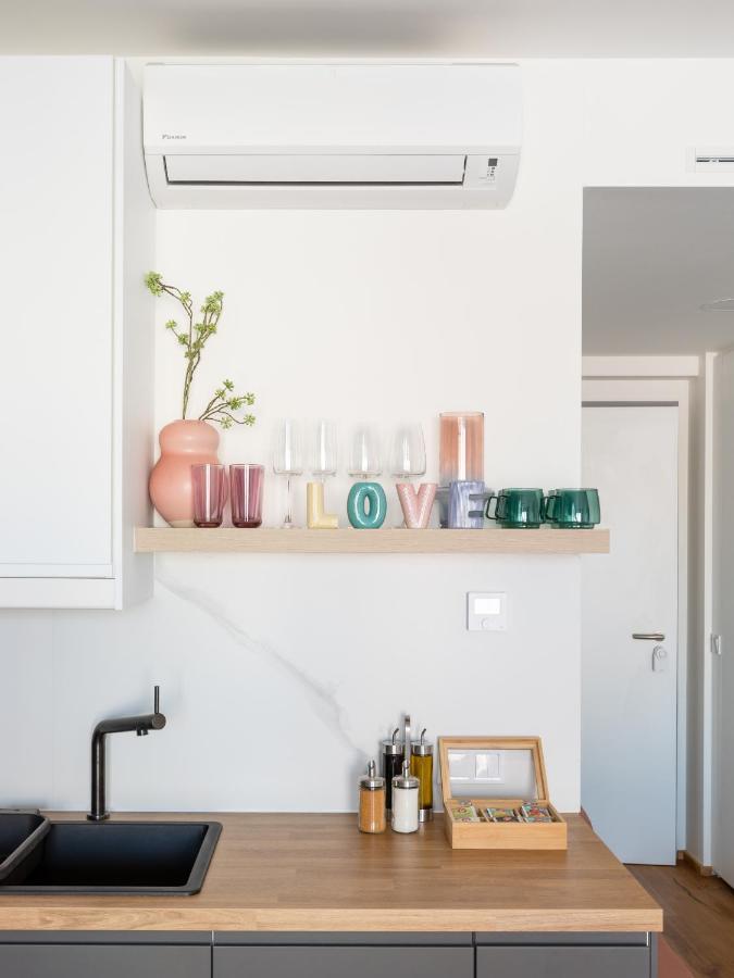 Urban Chic Residences Praga Esterno foto